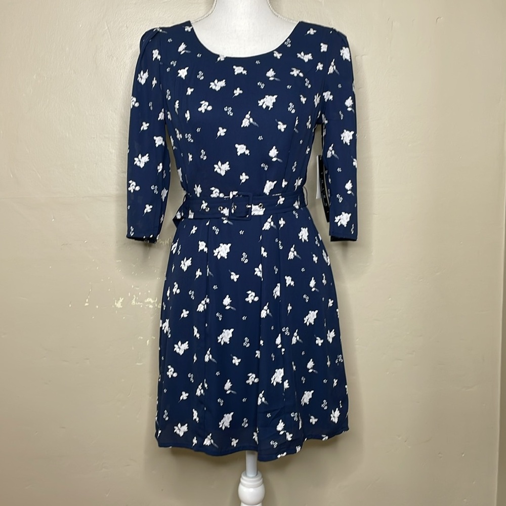 TRIXXI Dress Navy & White Floral Feminine Belted Half Sleeves Medium